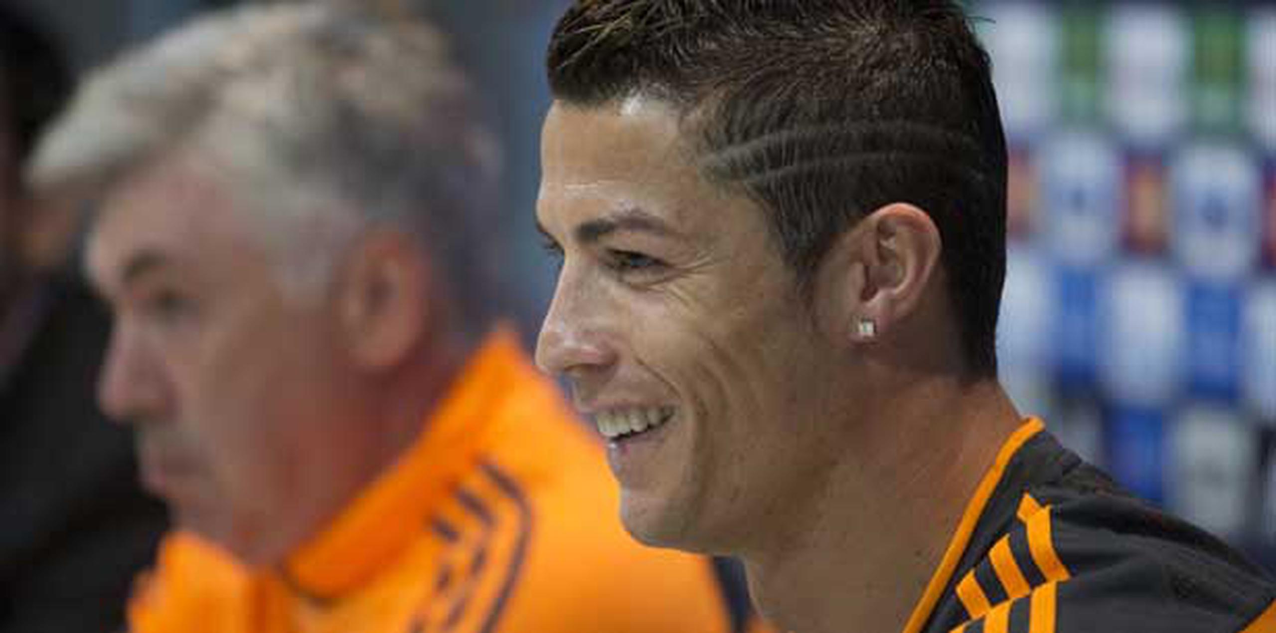 Cristiano Ronaldo asegura que se siente querido en España.   (AP/Paul White)