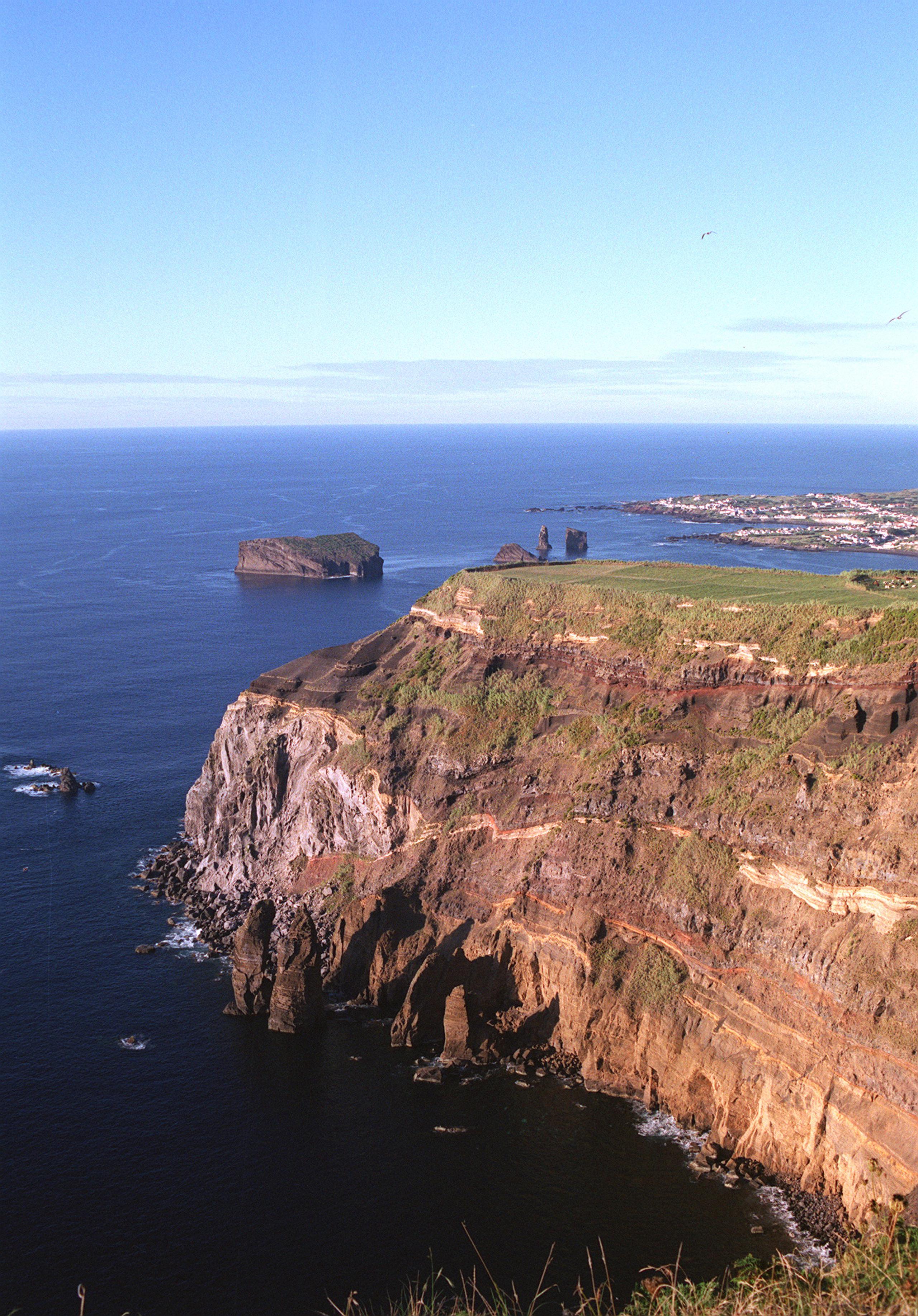 Imagen de archivo de una panorámica desde Câmara de Lobos en Madeira. EFE/Nuria Artés.
