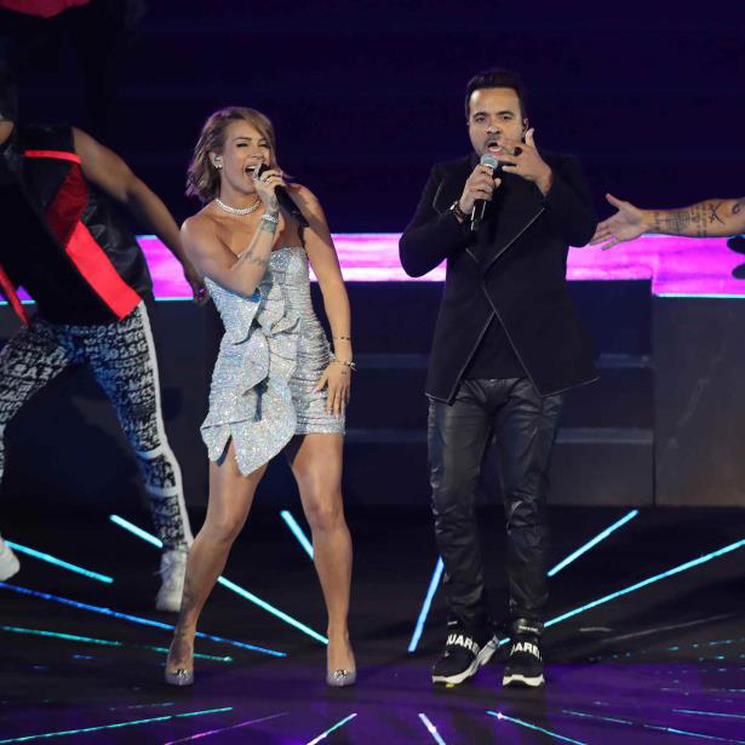 Luis Fonsi compartió el escenario con la cantante peruana Leslie Shaw. (juan.martinez@gfrmedia.com)