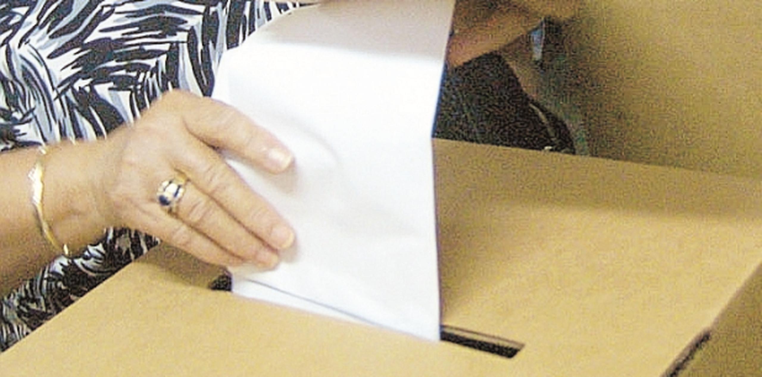 La medida provee para que la tarjeta electoral indique que la persona no puede votar por el comisionado residente y también crea una papeleta especial para personas extranjeras, que solo contendrá los candidatos a la Gobernación. (Archivo)
