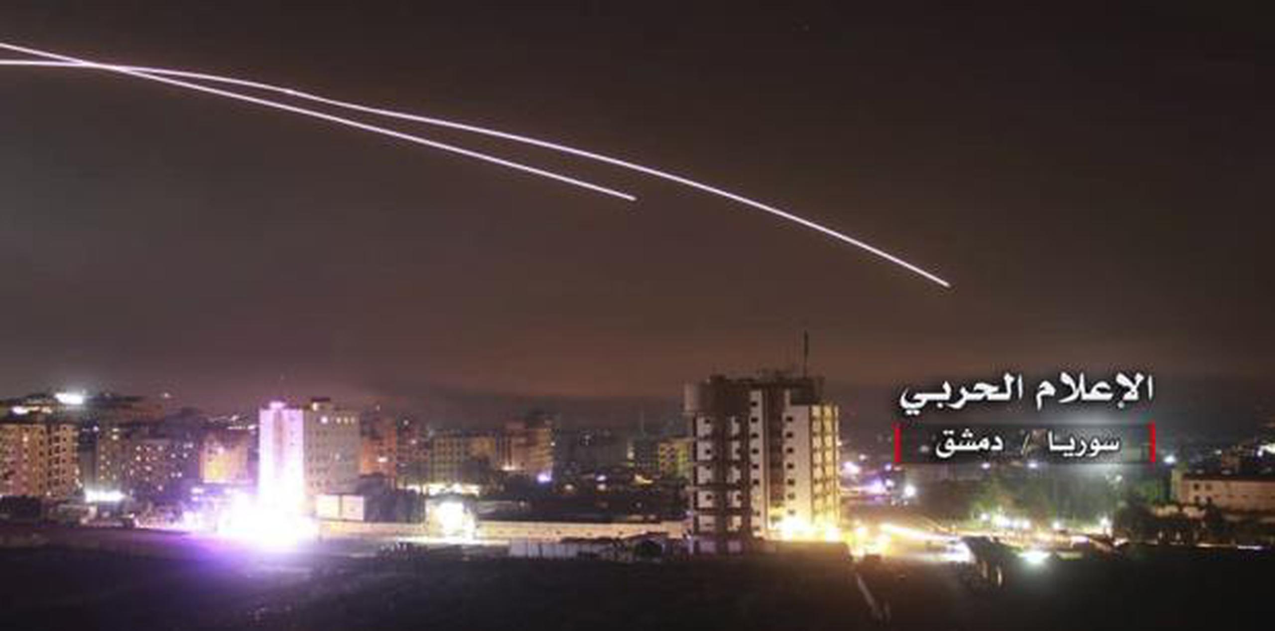 Misiles israelíes caían esta madrugada sobre Damasco, capital de Siria. (AP)