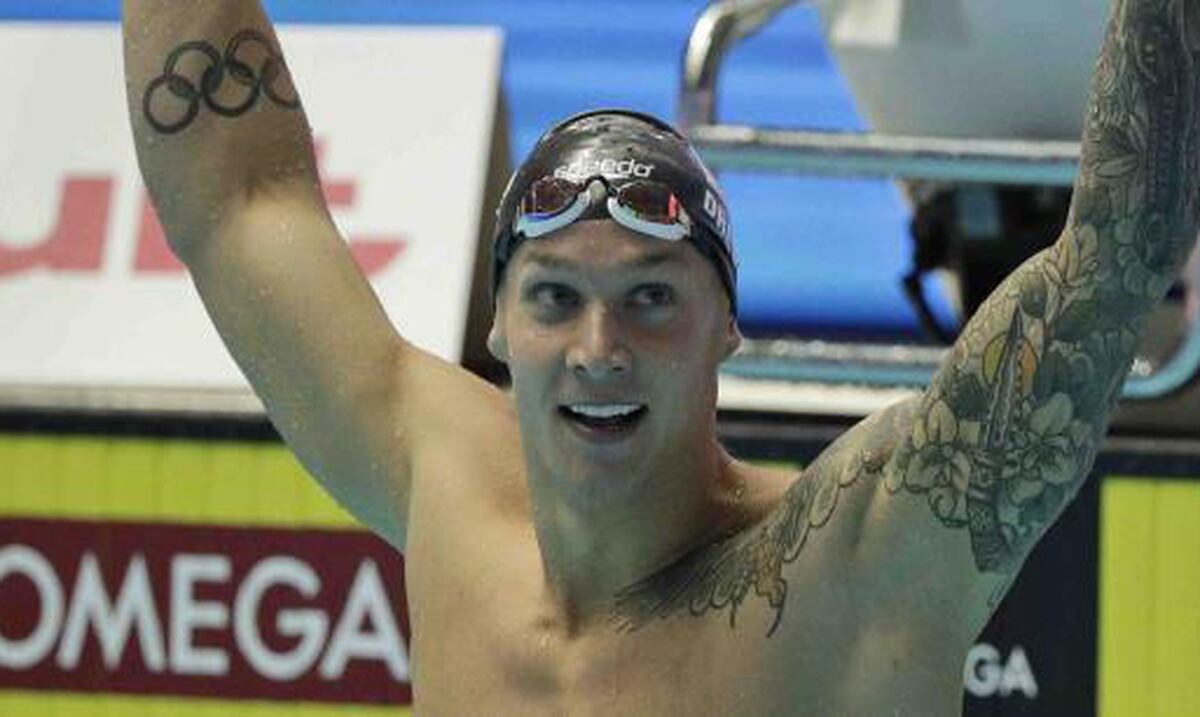 Caeleb Dressel retiene título mundial en natación ...