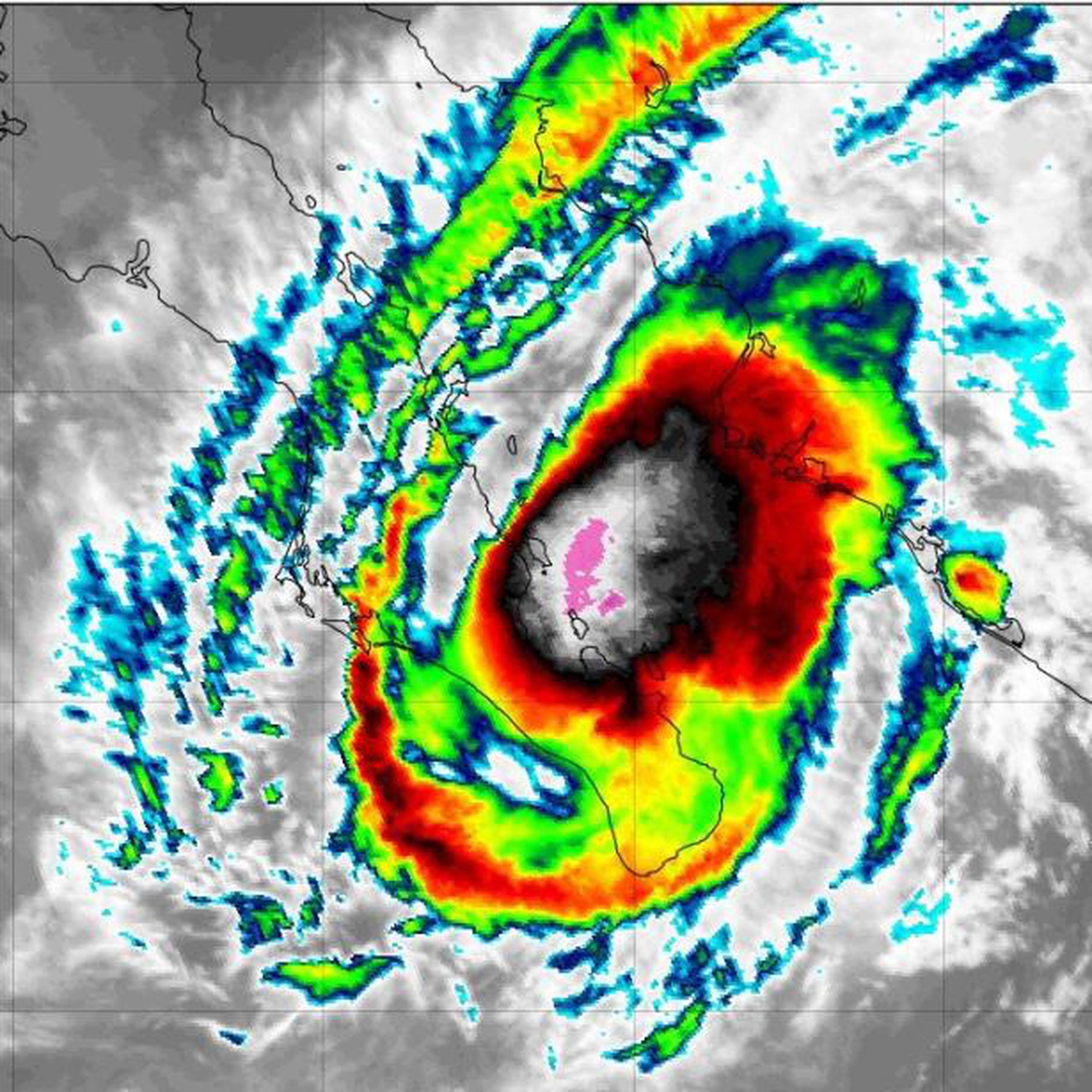 El huracán Lorena posee vientos máximos sostenidos de 75 millas por hora. (Centro Nacional de Huracanes)
