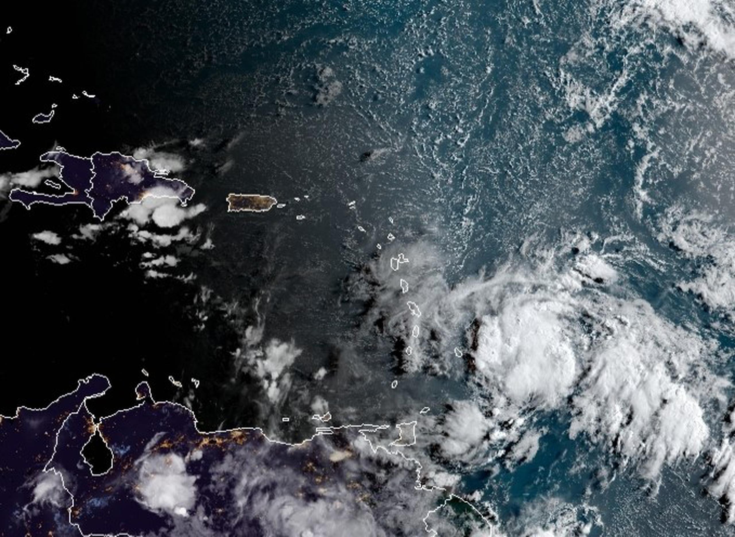 Imagen de satélite de la onda tropical durante la mañana del 9 de agosto de 2021.