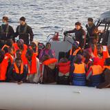 Mueren 16 migrantes en naufragio cerca de Grecia