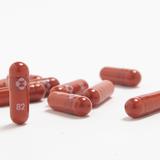 FDA autoriza una segunda pastilla contra el COVID-19