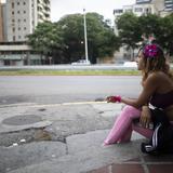 Crisis empuja a jóvenes en Venezuela a la prostitución 