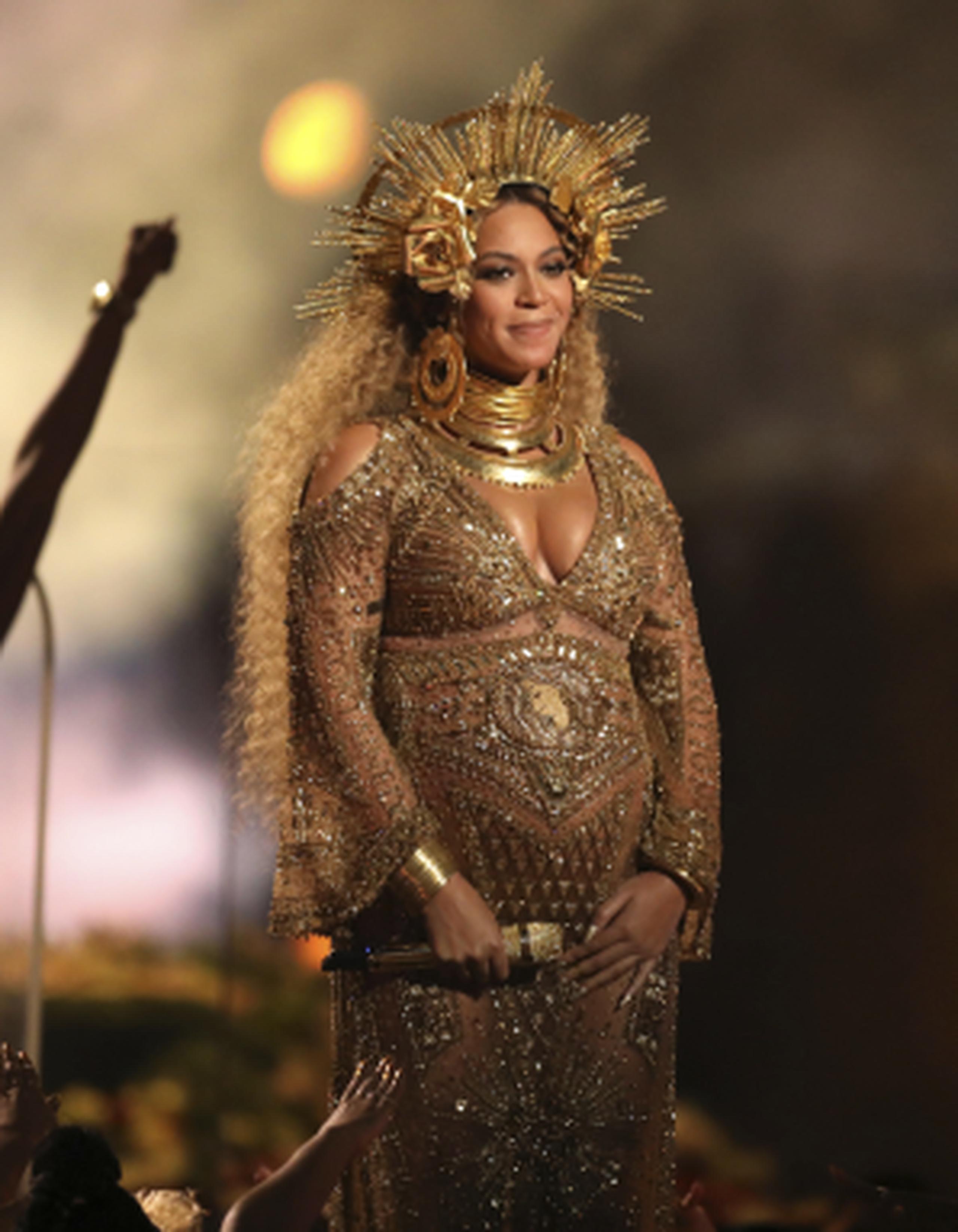 Beyonce recibió un fuerte aplauso del público en el Staples Center de Los Ángeles. (Matt Sayles/Invision/AP)
