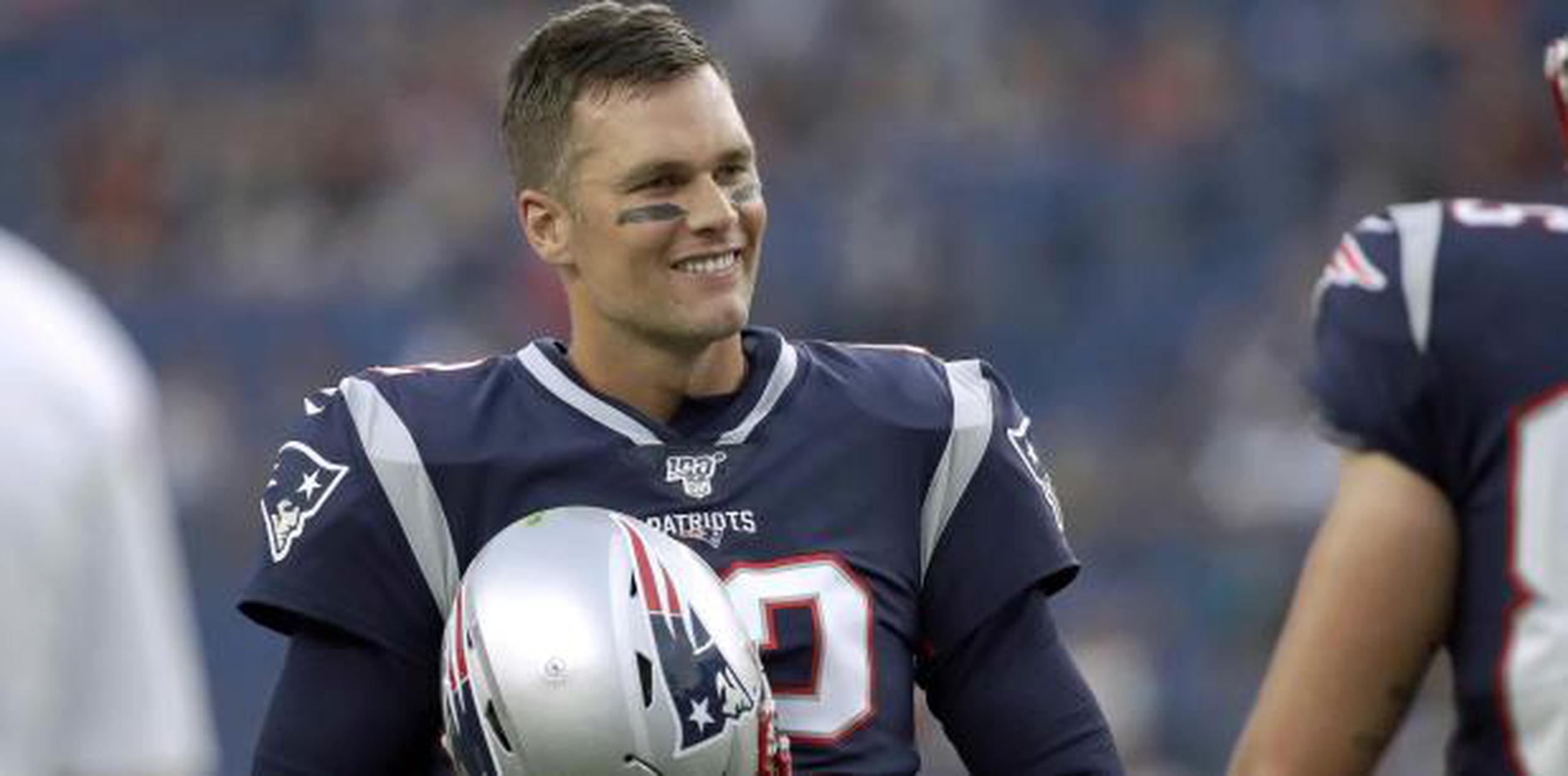 El mariscal de campo Tom Brady ha ganado seis campeonatos de Super Bowl con los Patriots de New England. (AP / Elise Amendola)