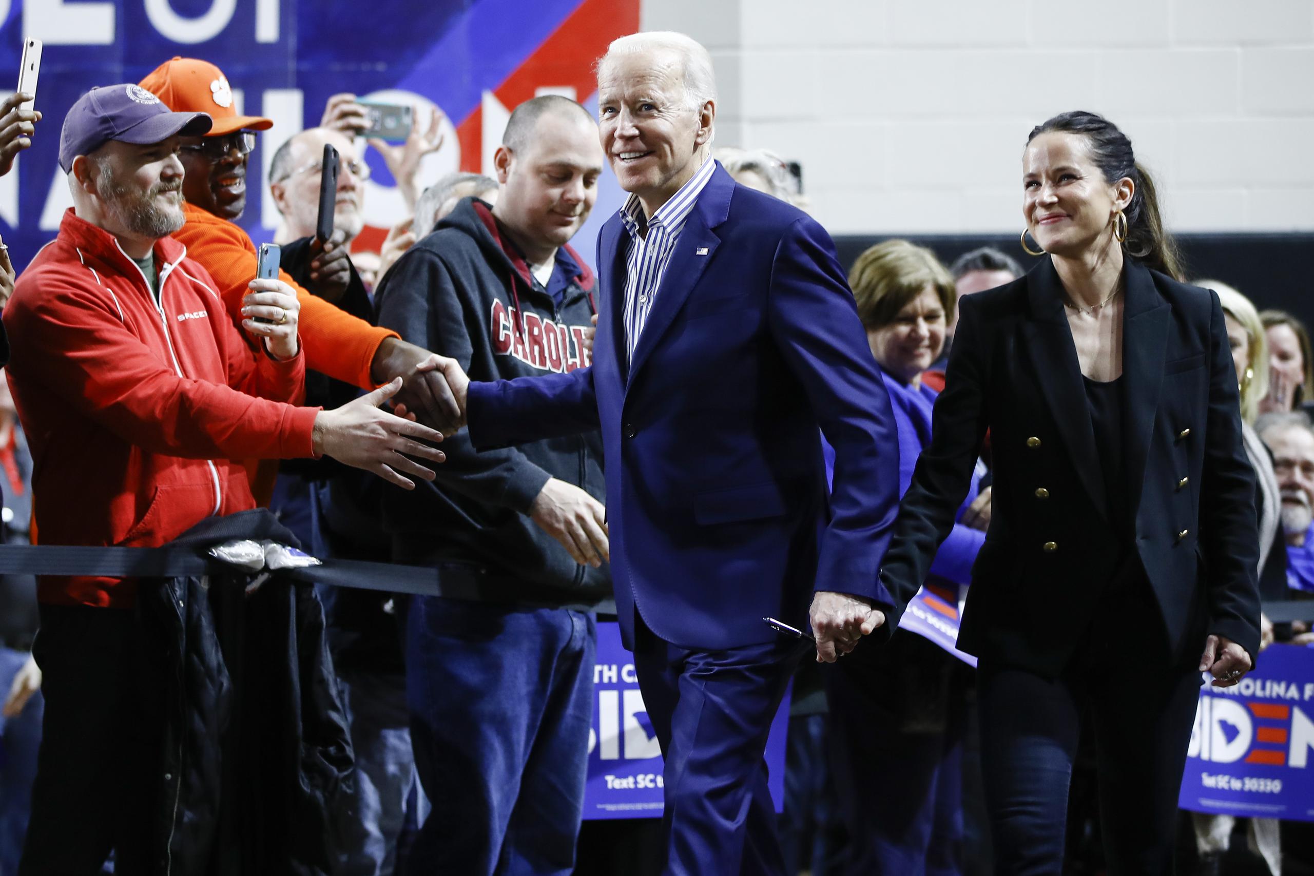 El presidente Joe Biden junto a su hija Ashley Biden.