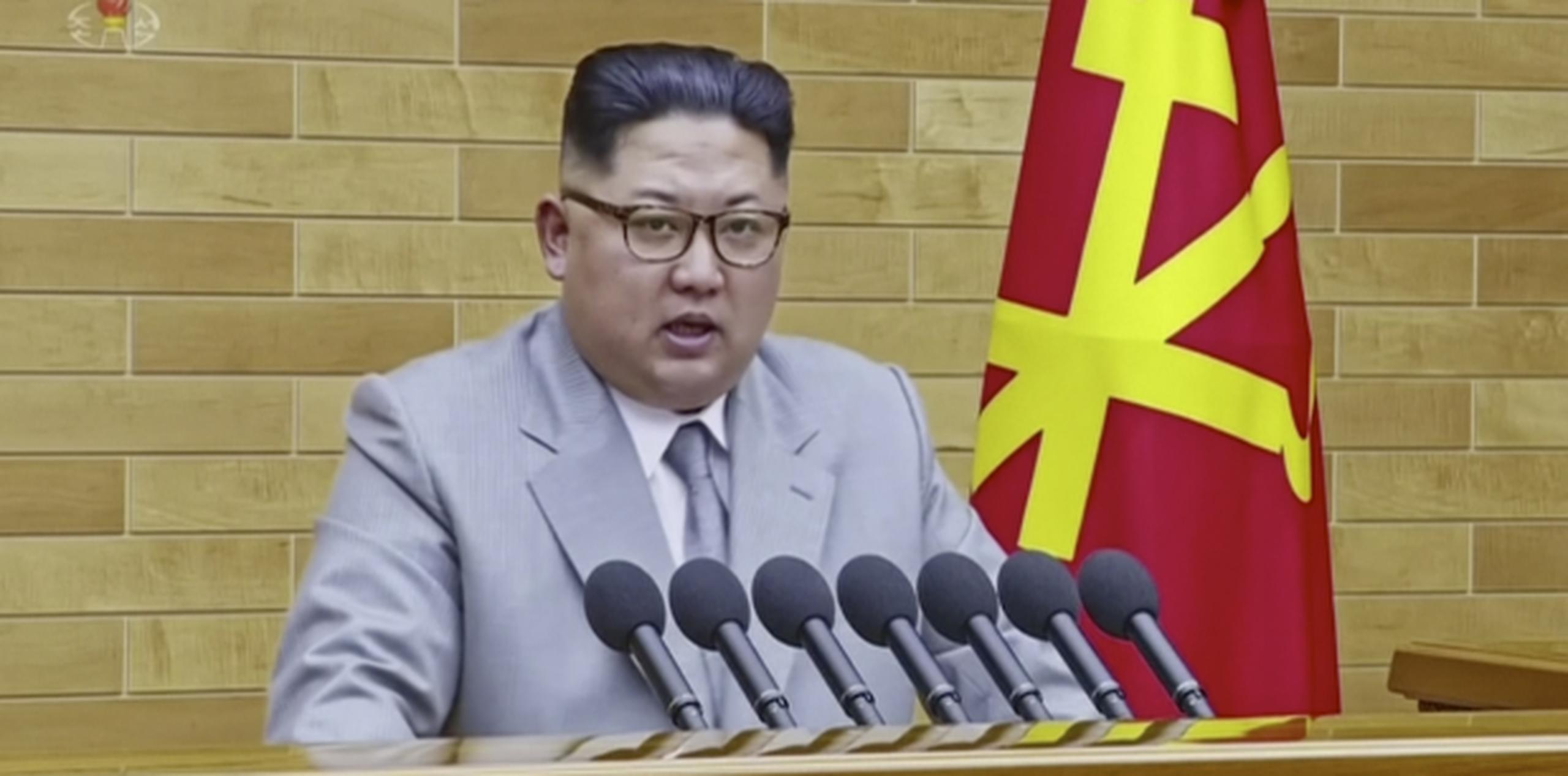 El líder norcoreano, Kim Jong Un, había sugerido en la víspera que la hermética nación podría enviar una delegación al evento olímpico de Pyeongchang. (KRT vía AP Video)
