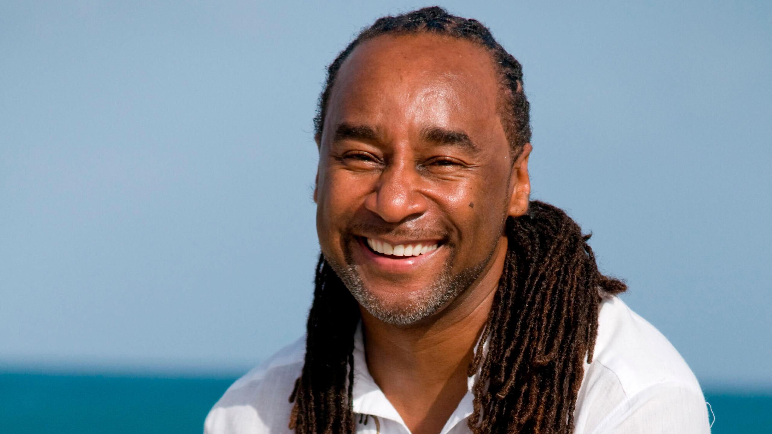 El escritor Eric Jerome Dickey en Antigua.