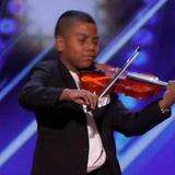 Niño que tuvo cáncer y sufrió bullying emociona con su violín en America’s Got Talent