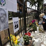 Seguidores de Taylor Hawkins realizan homenaje frente a hotel en Bogotá