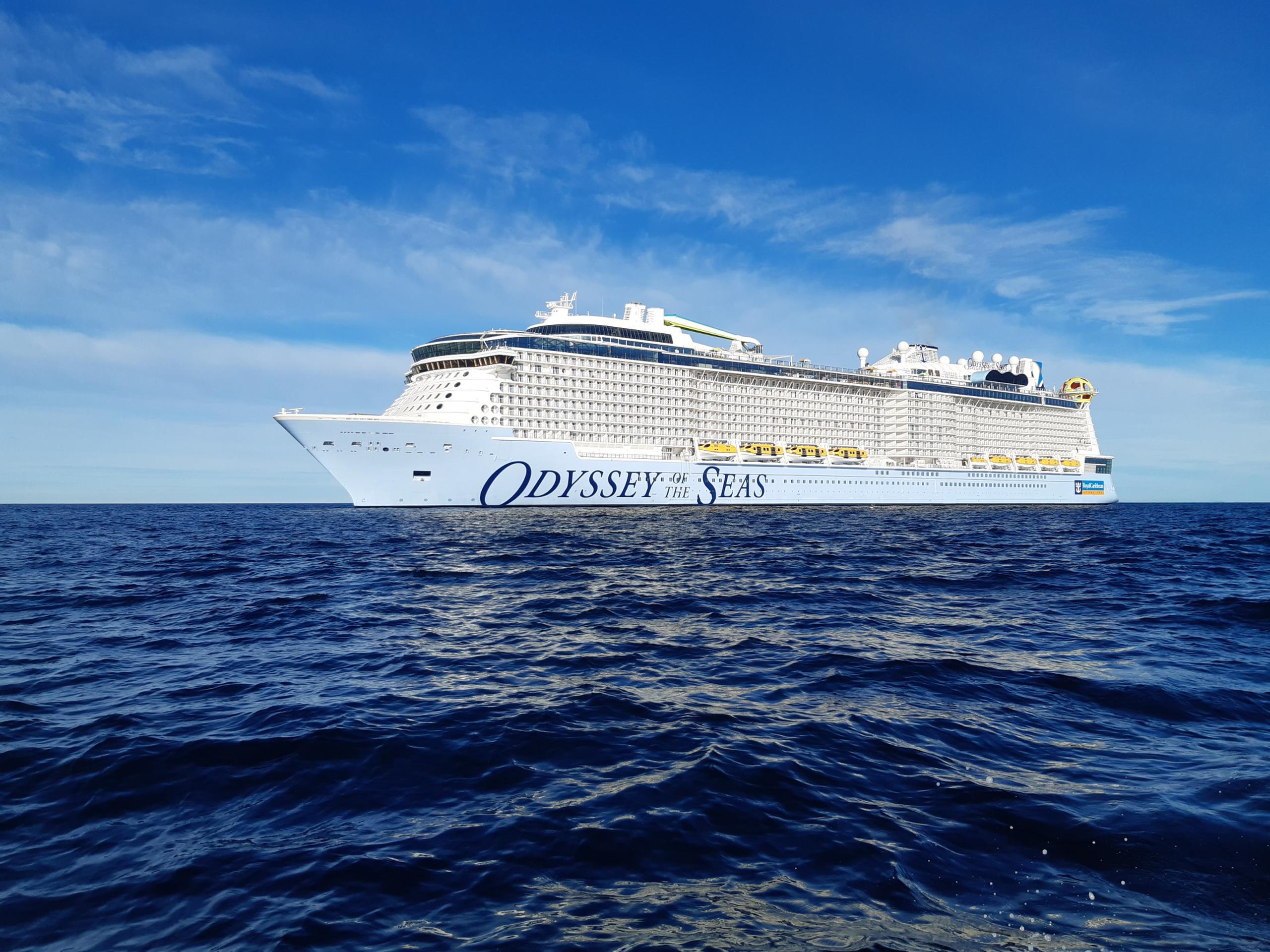 El Odyssey of the Seas tiene capacidad para 4,200 pasajeros y es uno de los cruceros más grandes del mundo.