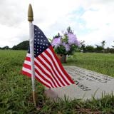 Cementerios de veteranos abrirán este domingo con menos restricciones