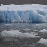 Las altas temperaturas causan el espectacular desprendimiento de un glaciar en Chile 