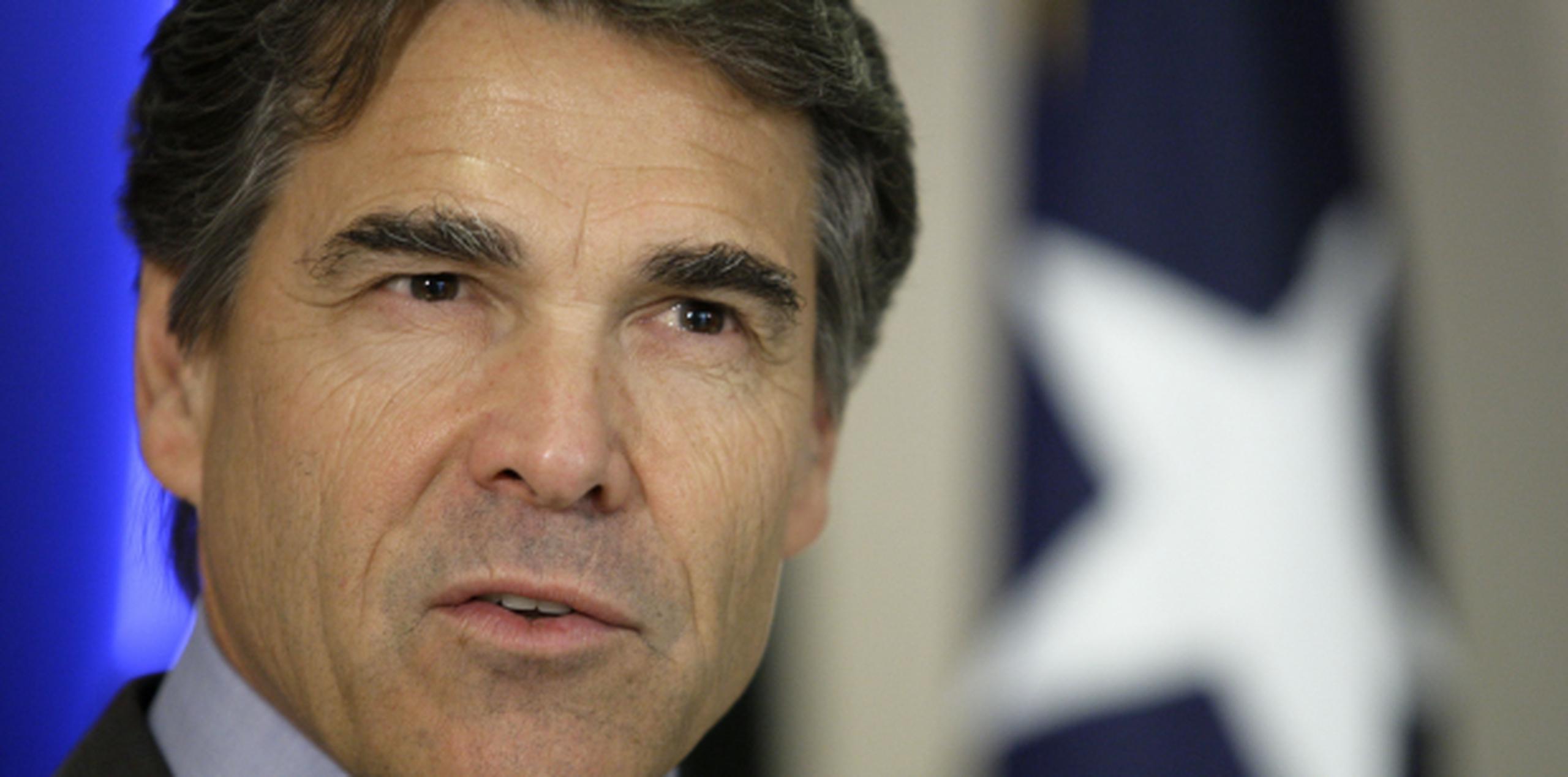 Este giro para la ley general de aborto de Texas supone un nuevo revés en los tribunales para el gobernador del estado, Rick Perry. (Archivo/AP)