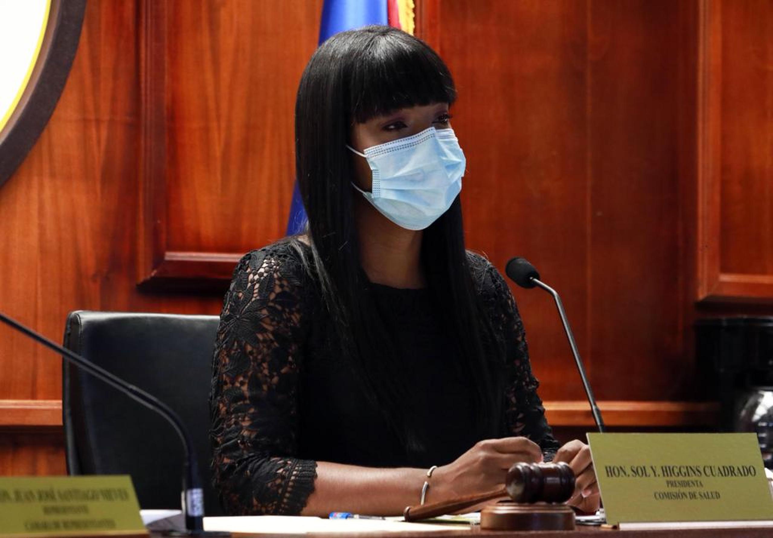 La representante Sol Higgins Cuadrado, presidenta de la Comisión de Salud de la Cámara de Representantes, estuvo a cargo de la vista.
