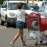 Consumidores puertorriqueños “compran menos y “tienen que dejar cosas”