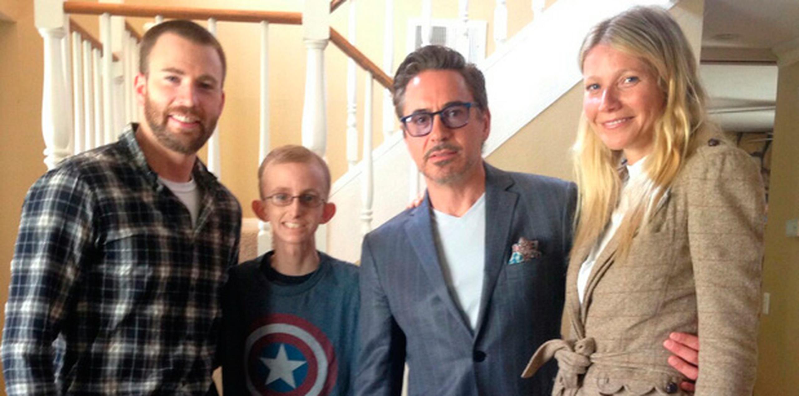 Chris Evans, Roberth Downy Jr. y Gwyneth Paltrow visitaron a Wilcox en su hogar en San Diego. (AP)