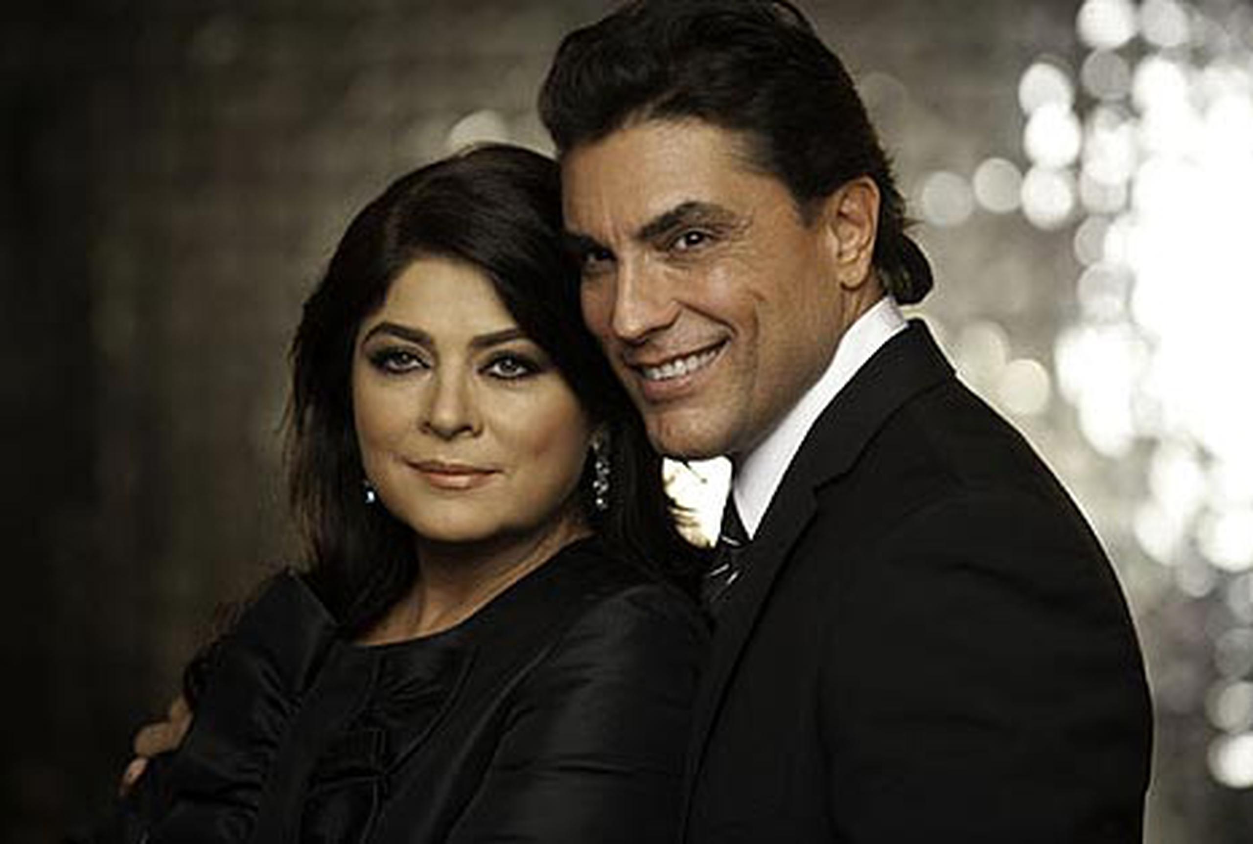 Osvaldo Ríos interpreta a “Osvaldo Sandoval”, quien es un actor maduro, guapo y varonil. “Sandoval” está casado con “Victoria” (Victoria Ruffo), a quien ama profundamente y con la que procreó a “Fernanda”. (Suministrada)