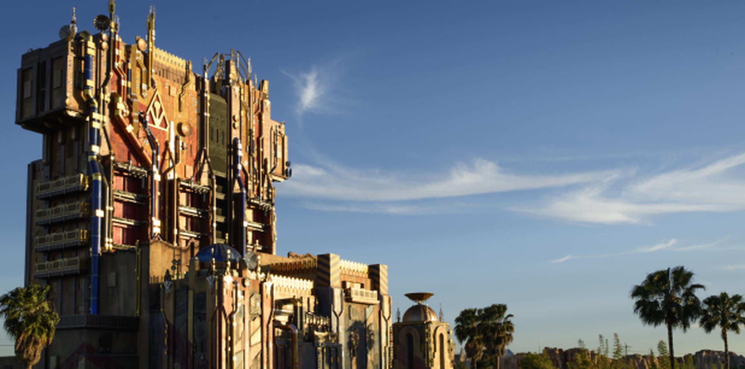 La atracción queda en una torre de 183 pies transformada en una prisión en la que The Collector tiene detenidos a los “Guardianes de la Galaxia”. (Richard Harbaugh / Disneyland Resort vía AP)