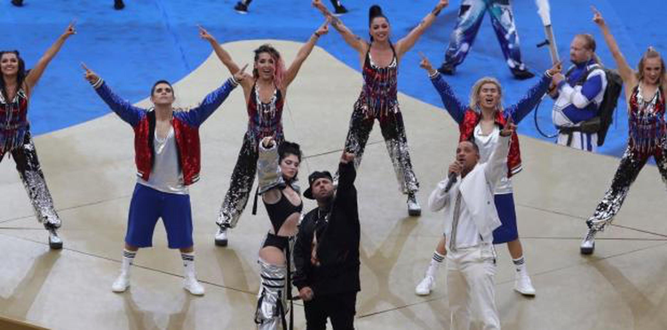 Nicky Jam participó en el show artístico de la final de la Copa del Mundo. (AP)