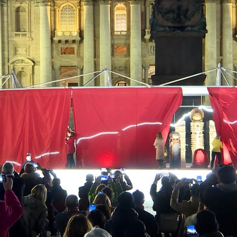Vaticano revela su pesebre y árbol de Navidad