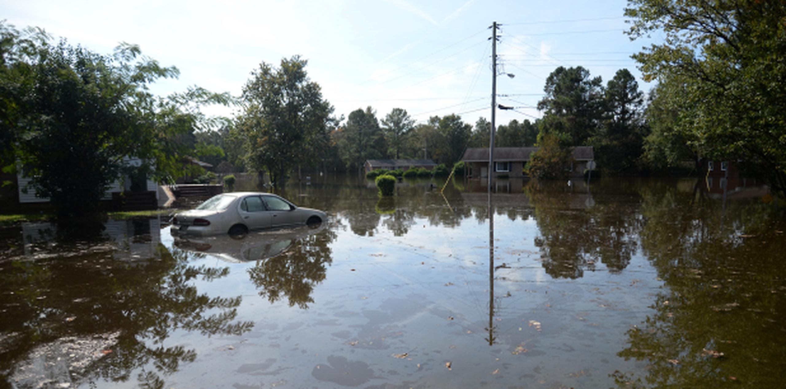 Las compañías de seguros de Carolina del Norte han señalado que Matthew ha provocado un "número récord" de vehículos dañados por las aguas. (Zach Frailey/Daily Free Press vía AP)