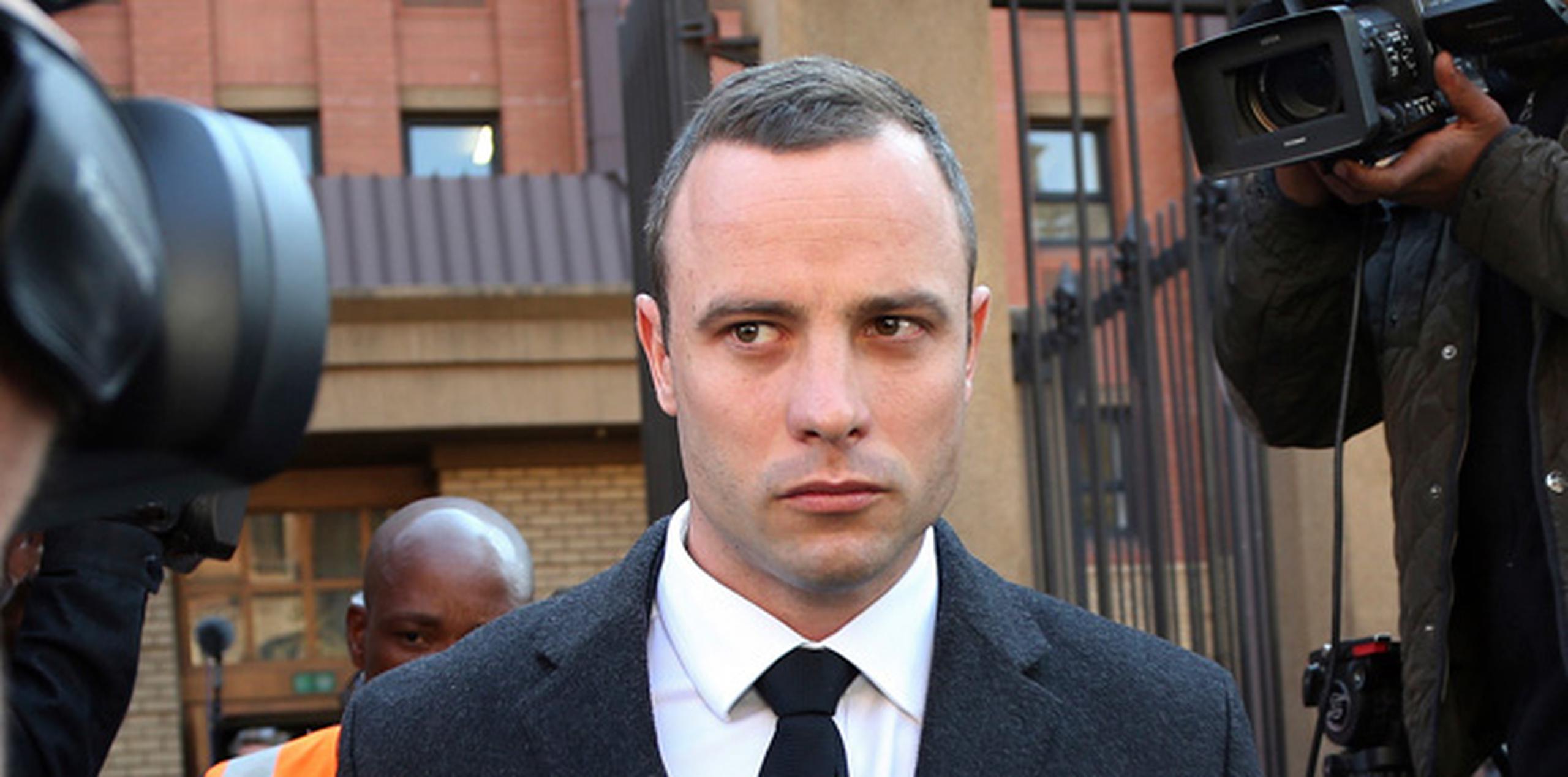Pistorius, de 29 años, asesinó a su novia Reeva Steenkamp en la madrugada del Día de San Valentín. (AP)