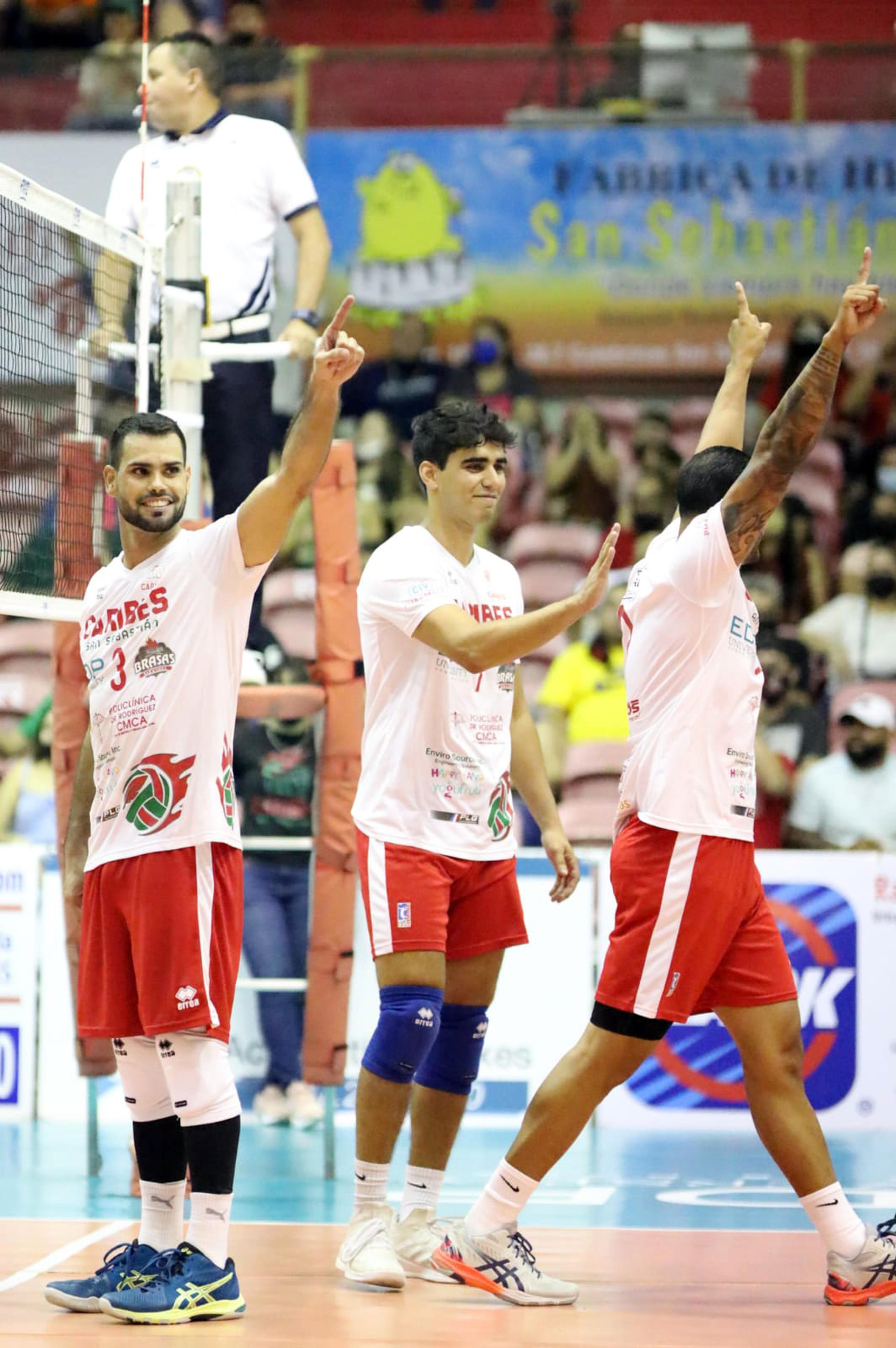 Los Caribes de San Sebastián despacharon a los Capitanes de Arecibo en tres parciales el jueves y avanzaron a la serie final del Voleibol Superior Masculino.