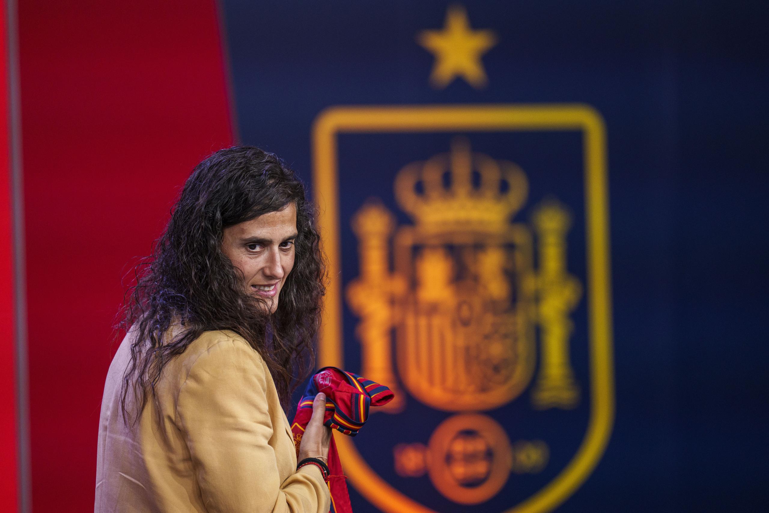 Montse Tomé, la nueva entrenadora de la selección femenina de España, durante su presentación en la sede de la federación nacional, el lunes 18 de septiembre de 2023, en las afueras de Madrid. (AP Foto/Manu Fernández)
