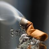 ¿Cómo se relacionan el COVID-19 y el hábito de fumar?