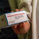 CDC aprueba refuerzos de vacuna contra COVID-19