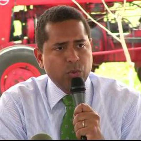 Cox Alomar presenta propuesta para desarrollar industria agrícola