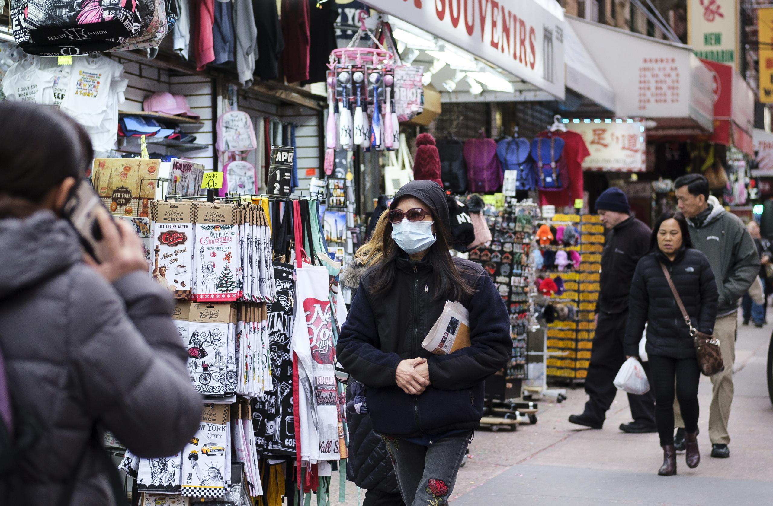 Según datos del NYPD, la ciudad ha pasado de registrar 3 ataques contra estadounidenses asiáticos en 2019 hasta 29 el año pasado, la inmensa mayoría motivados por prejuicios relacionados con la pandemia de covid-19, a la que el expresidente Donald Trump se refirió repetidas veces como el "virus chino".
