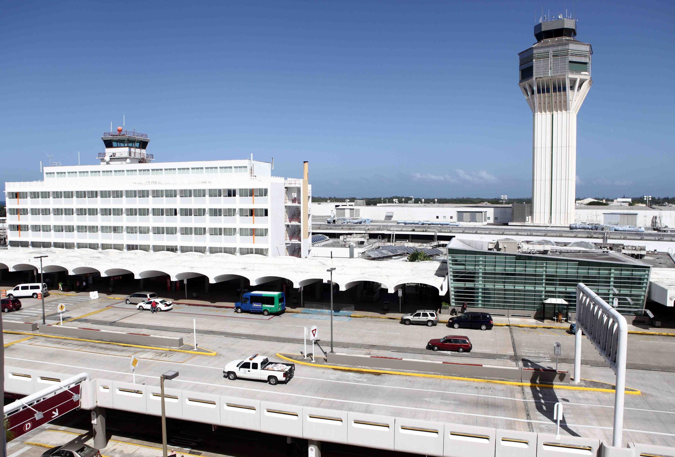 Al momento del arresto, los fugitivos iban a abordar un vuelo hacia Orlando, Florida, con escala en Miami. (GFR Media)