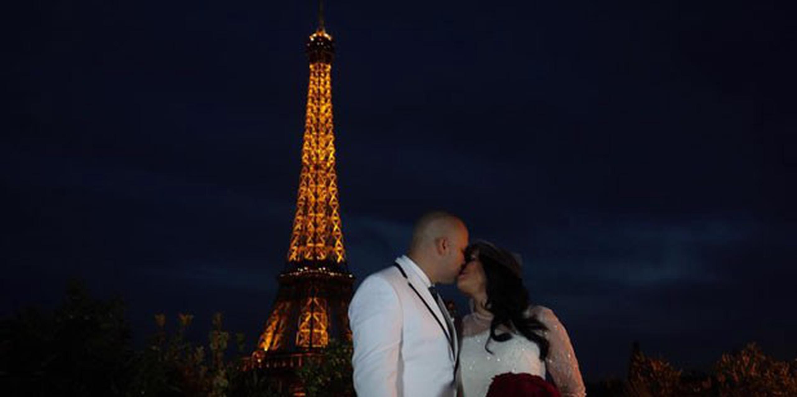 La pareja se casó el 6 de noviembre de 1999 y este año volvieron a hacerlo, pero en París.(Suministrada/Jessica Beltrán)