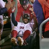Un ritual el vacilón de los Red Sox con el carrito en el dugout