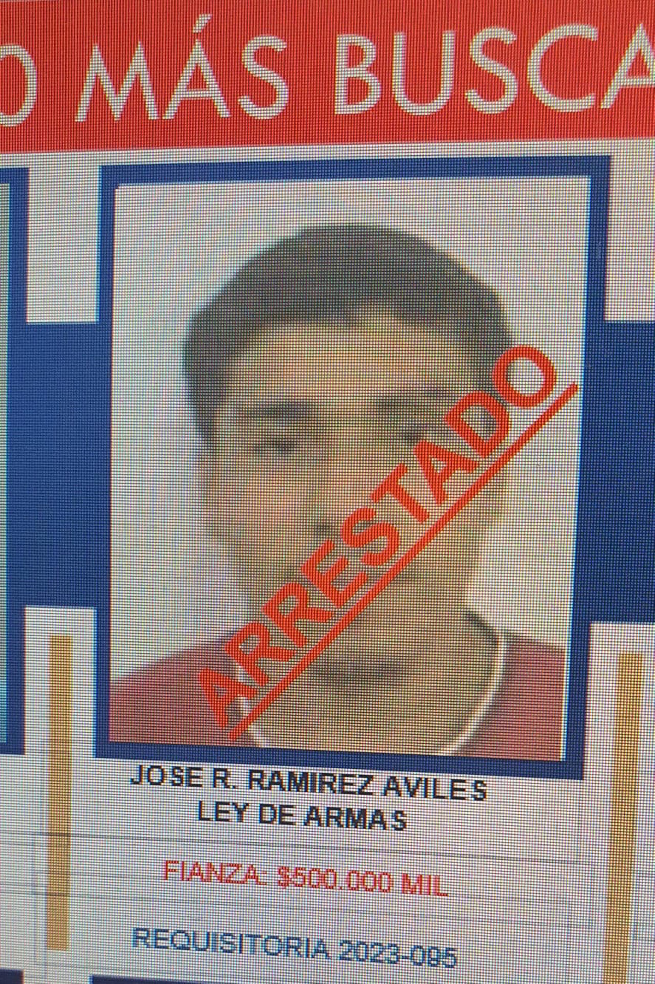 Contra José Raúl Ramírez Avilés, alías El Mejicano, pesaba una orden de arresto con una fianza de $500,000 por delitos de armas.