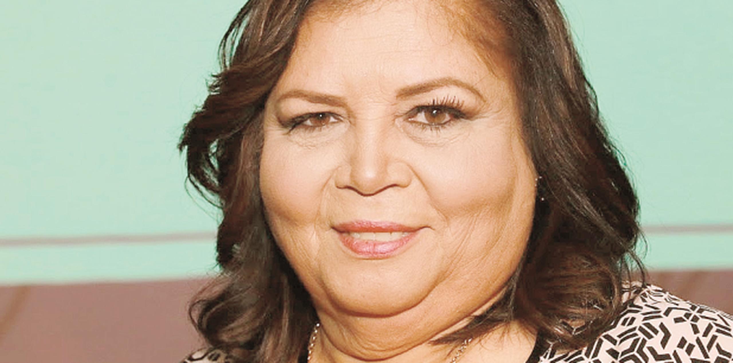 Premian a empleada municipal de Vega Baja con cambio de "look" Primera Hora