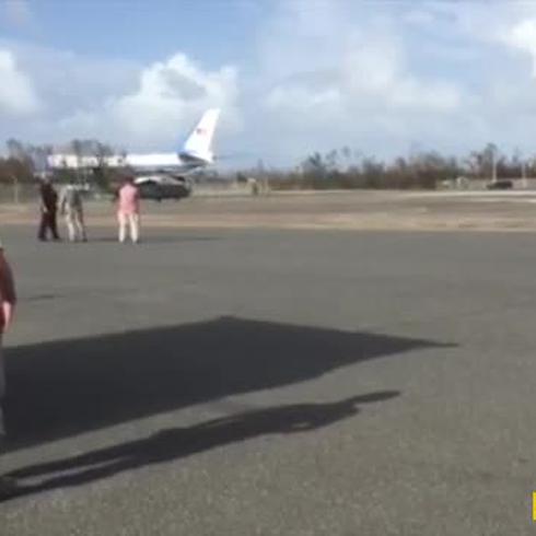Donald Trump sale de Puerto Rico en el Air Force One 