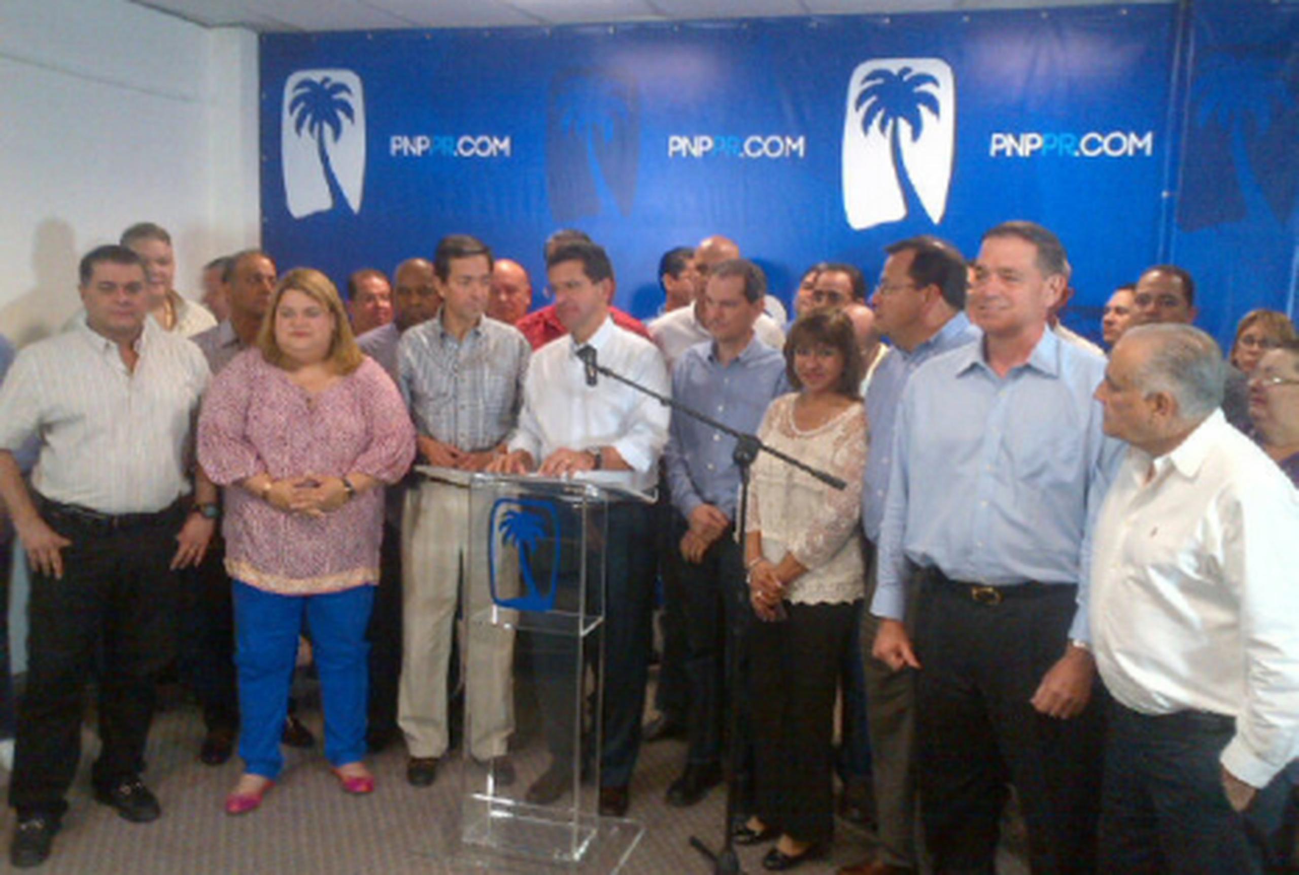 El exgobernador Luis Fortuño continuará activo en el Partido Nuevo Progresista(PNP), pese a que cedió la presidencia de la colectividad tras su derrota elector. (Twitter/@Jenniffer2012)