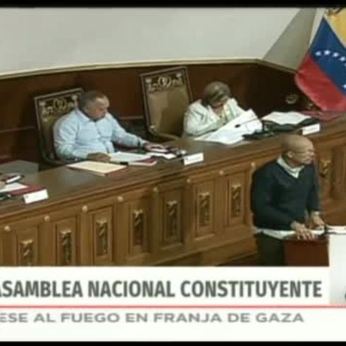 Guaidó: "Están tratando de cerrar el Parlamento nacional"