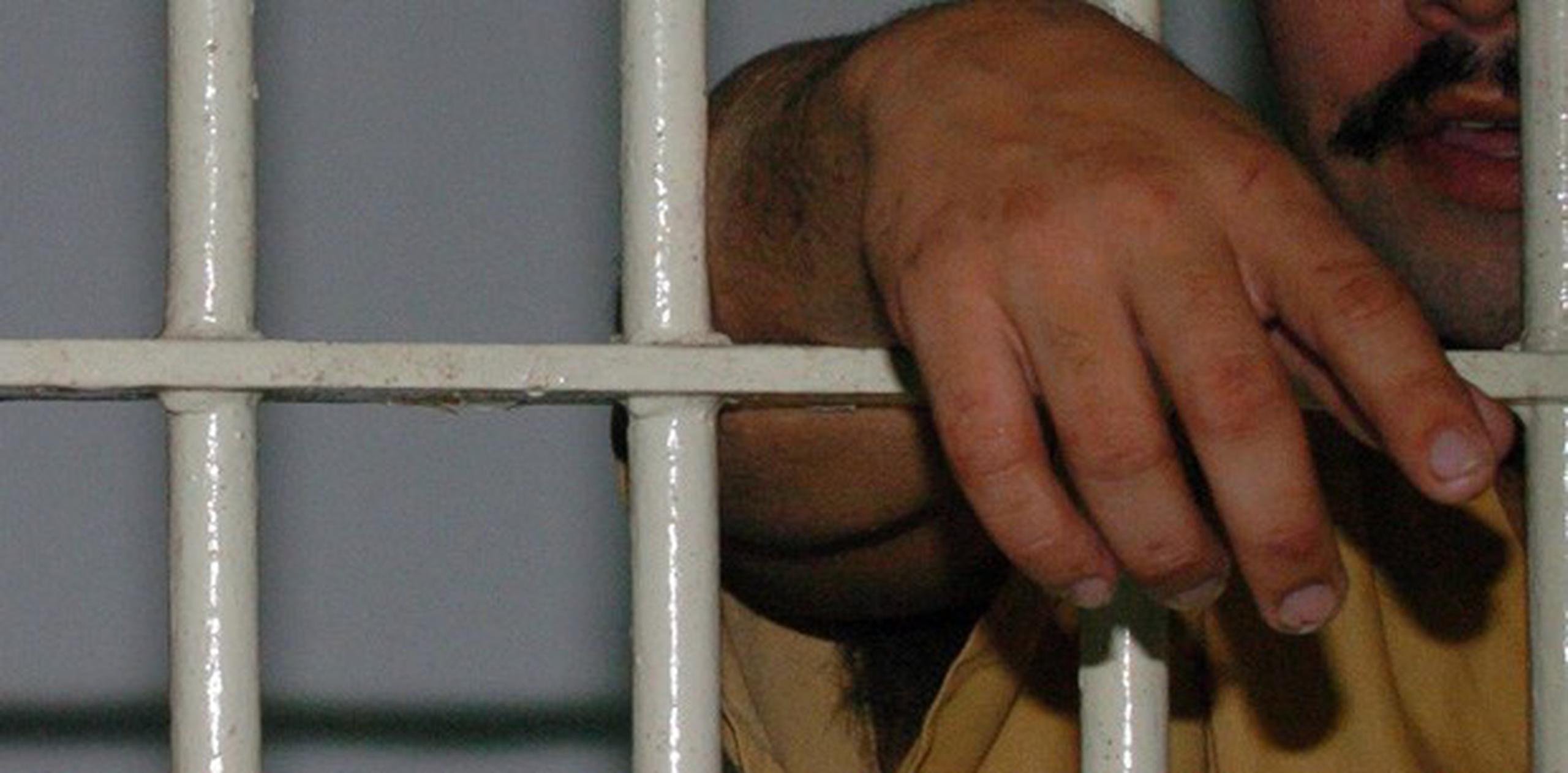 El reo se encuentra en la cárcel de Sabana Hoyos en Arecibo. (Archivo)