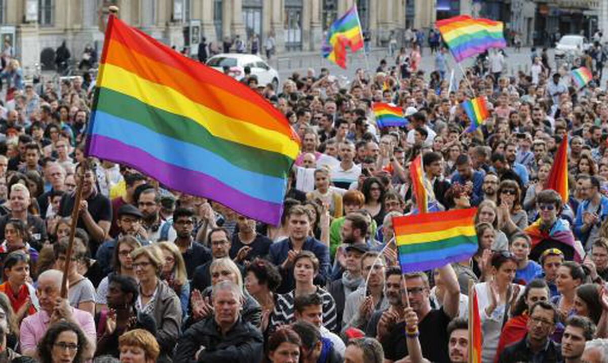 Facilitan papeleo a padres de un mismo sexo en Estados Unidos Primera