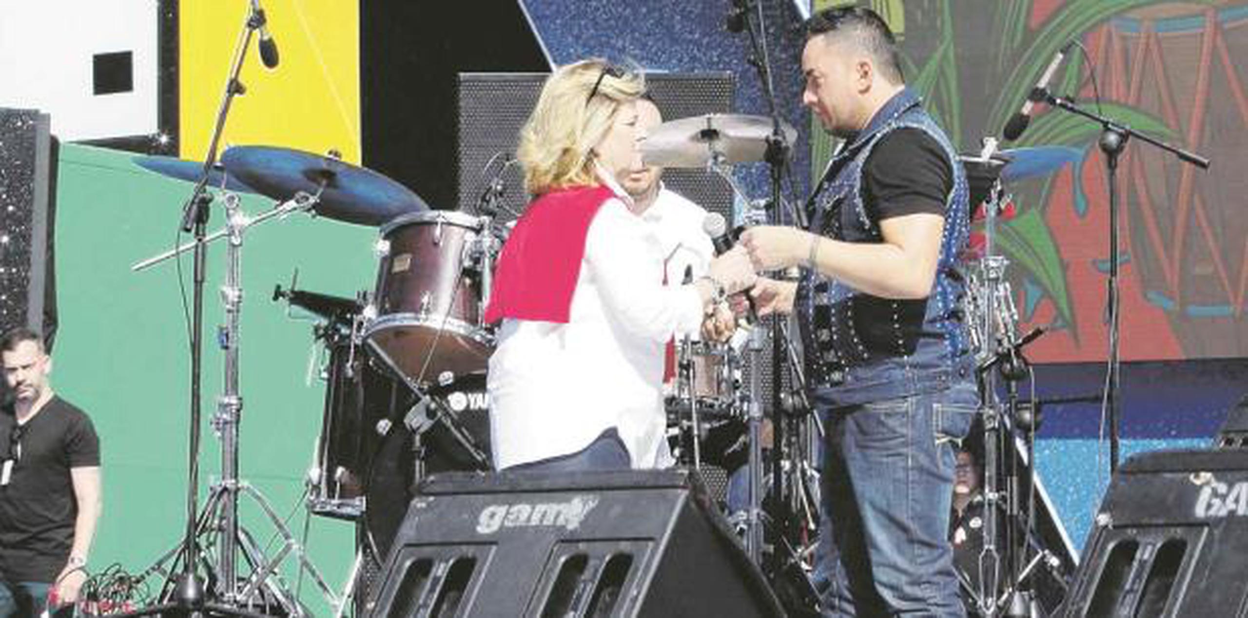 La concejala del Carnaval de Las Palmas, Inmaculada Medina, aseguró ayer que no pagará la cantidad de 30 mil euros (unos $34,000) al cantante puertorriqueño Manny Manuel “porque no actuó”.