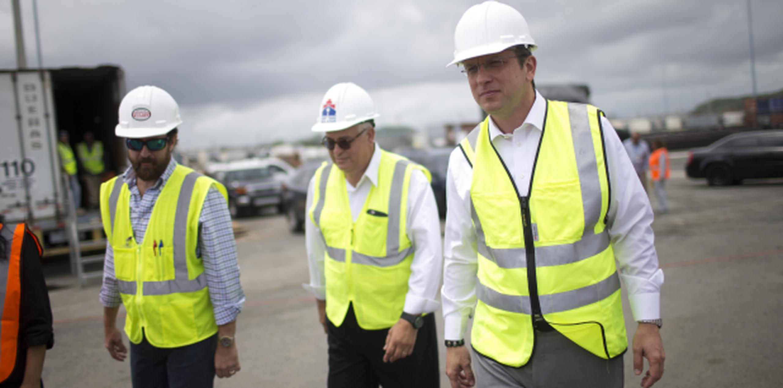 García Padilla visitó hoy las instalaciones de una compañía naviera, que hace una inversión en el área dede $400 millones. (xavier.araujo@gfrmedia.com)