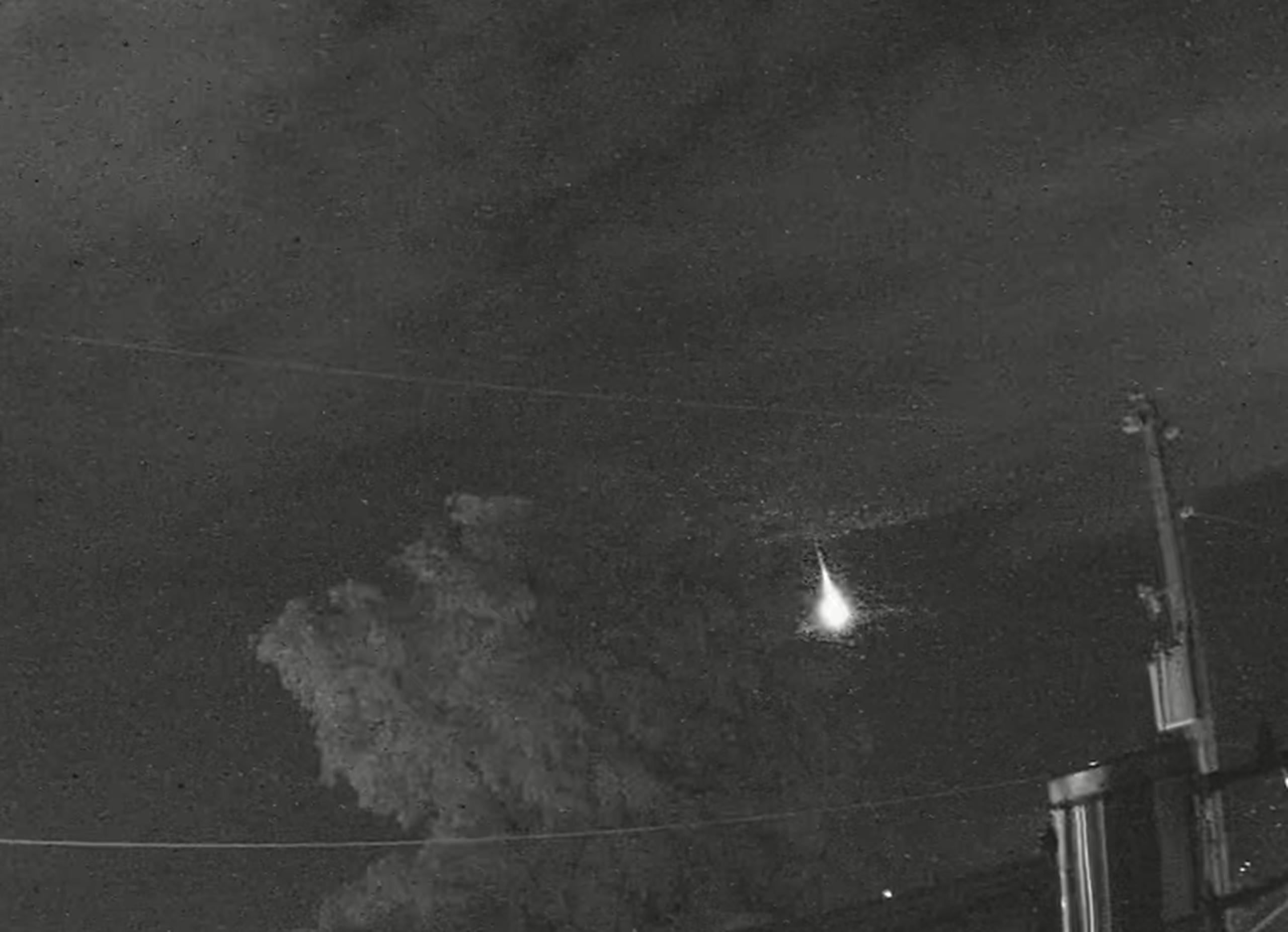La SAC exhortó a ciudadanos a permanecer pendientes al cielo por otra aparición de un meteoro Táuridas en las próximas noches.